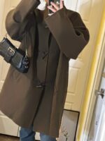 巧克力色牛角扣中长款大衣 羊毛80羊驼毛10