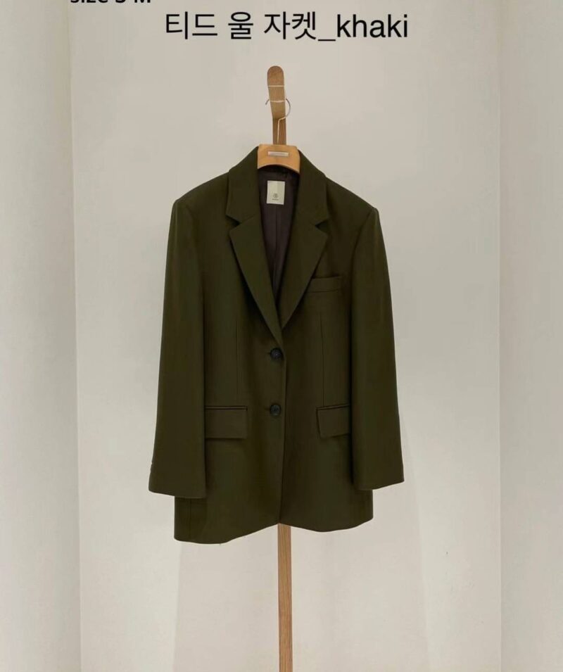高级的卡其色冬款西装外套 羊毛98%