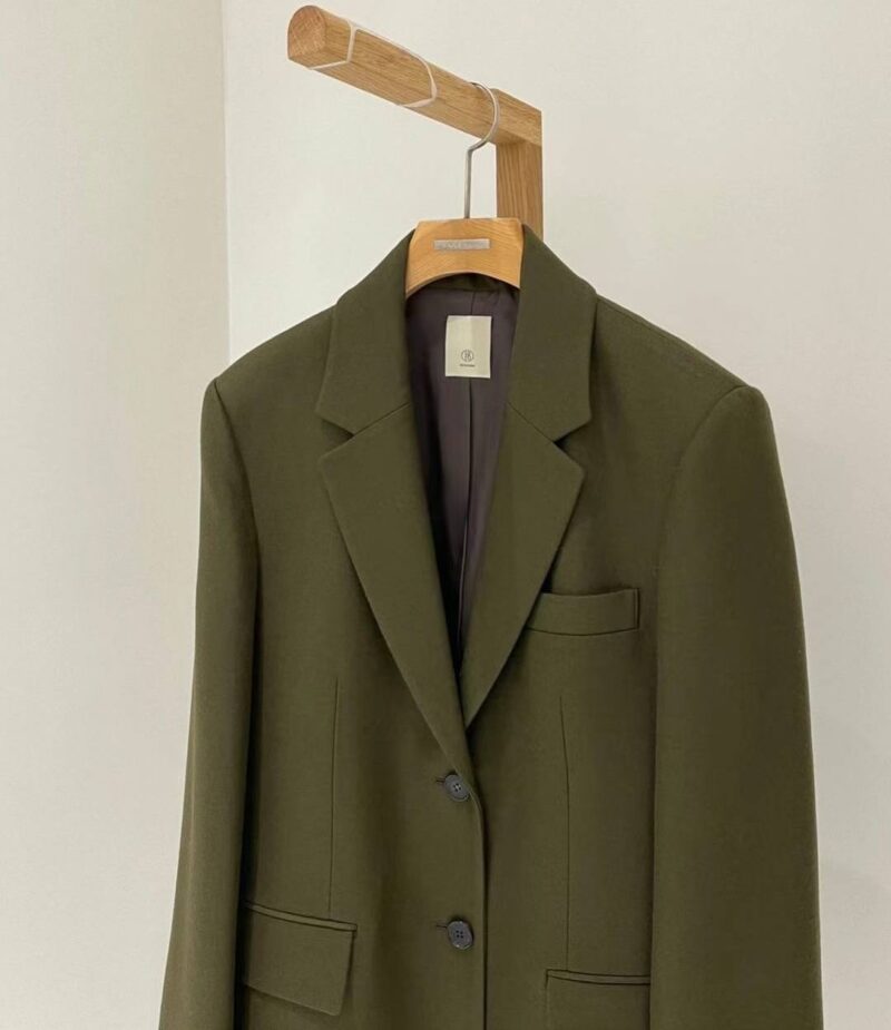 高级的卡其色冬款西装外套 羊毛98%