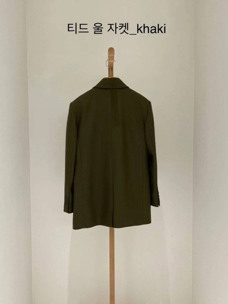 高级的卡其色冬款西装外套 羊毛98%