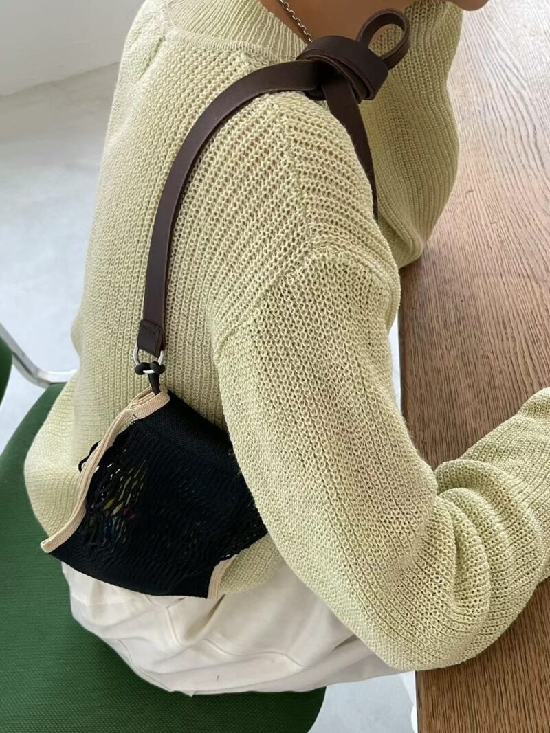 超级板正的针织衫 显瘦且有慵懒感