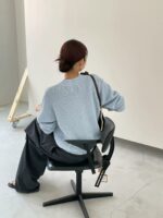 超级板正的针织衫 显瘦且有慵懒感