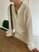 超级板正的针织衫 显瘦且有慵懒感