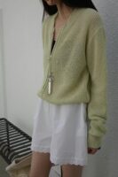 超级板正的针织衫 显瘦且有慵懒感