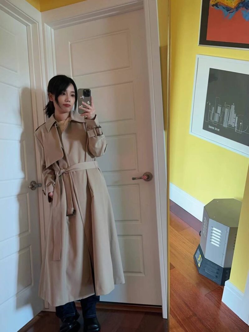 一件非常有垂坠感的风衣外套 修身款