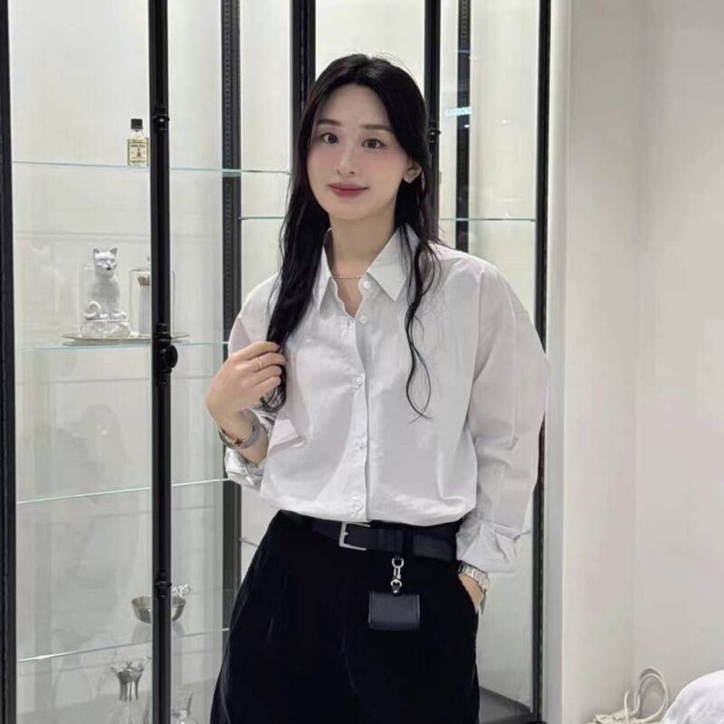 人手两件的纯棉衬衫天花板