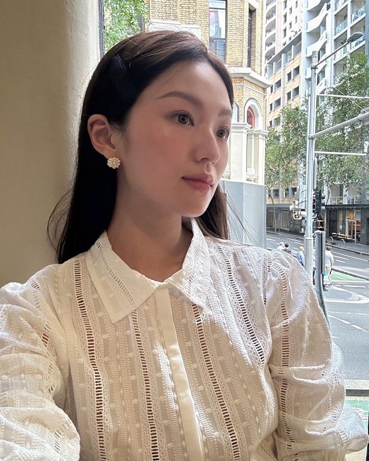 谁穿谁美的法式重工镂空复古衬衫