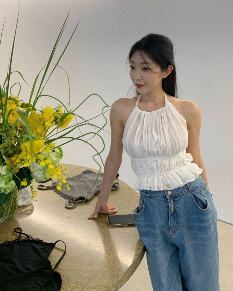 韩国ins超级受韩女欢迎的重工褶皱套装