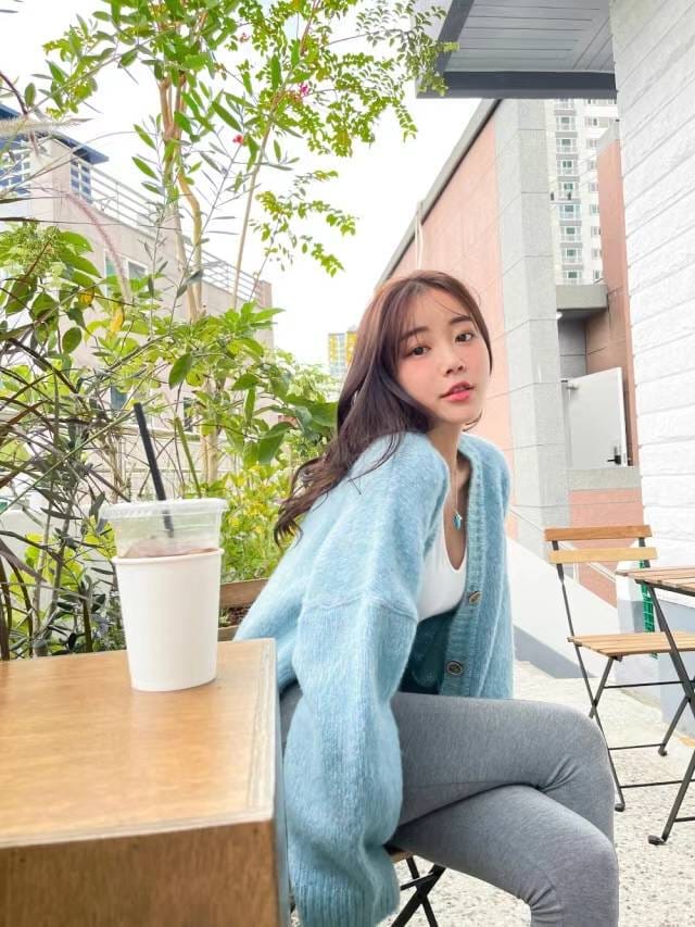 实物会更美的混织毛衣 马海毛100% 两个颜色