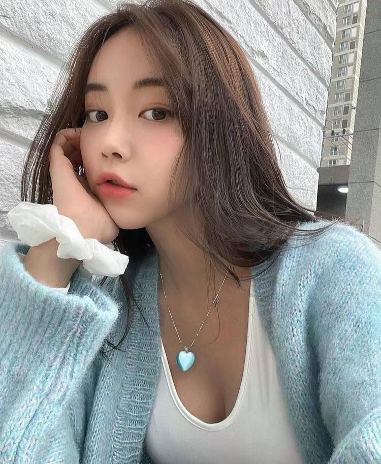 实物会更美的混织毛衣 马海毛100% 两个颜色