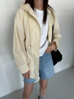 颜色超美的轻薄款冲锋衣