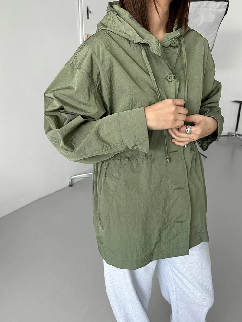 颜色超美的轻薄款冲锋衣