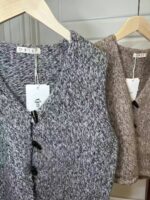 32%马海毛 混色牛角扣百搭马甲