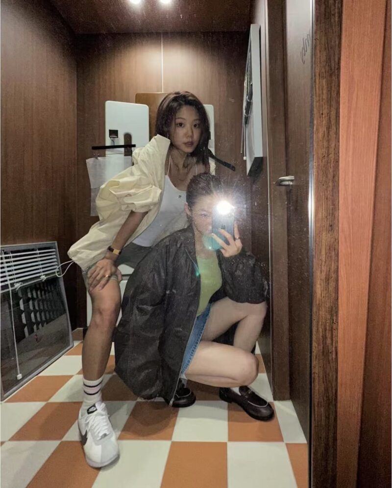 Newjeans 同款复古亮面风衣 [咖色]