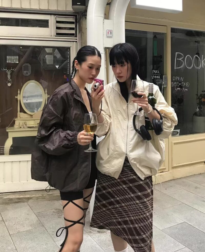 Newjeans 同款复古亮面风衣 [咖色]