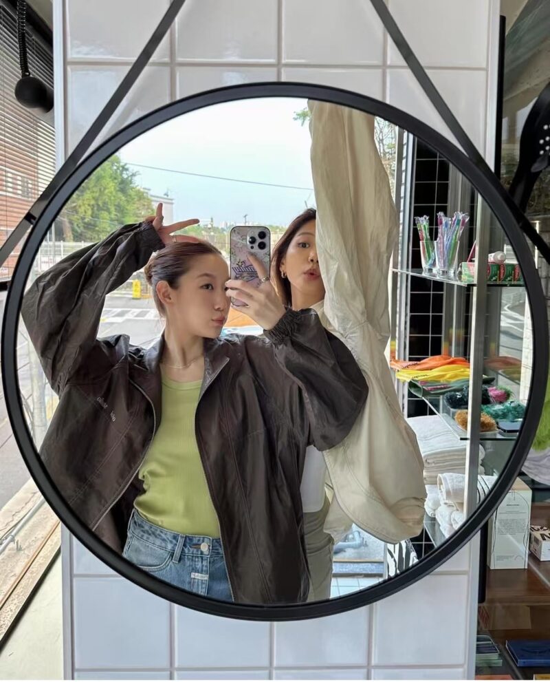 Newjeans 同款复古亮面风衣 [咖色]