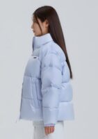 绝美冰川蓝刺绣logo羽绒服