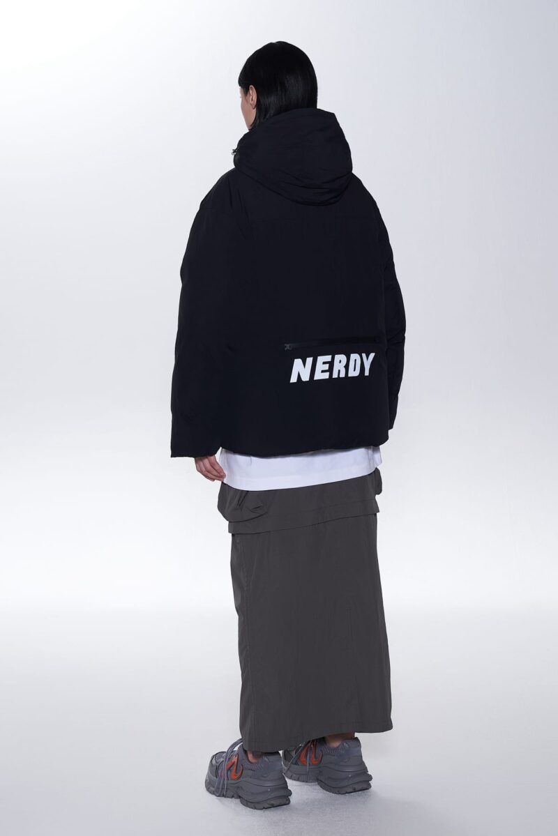 超级酷的机车款多口袋羽绒服 后背3M反光+logo刺绣