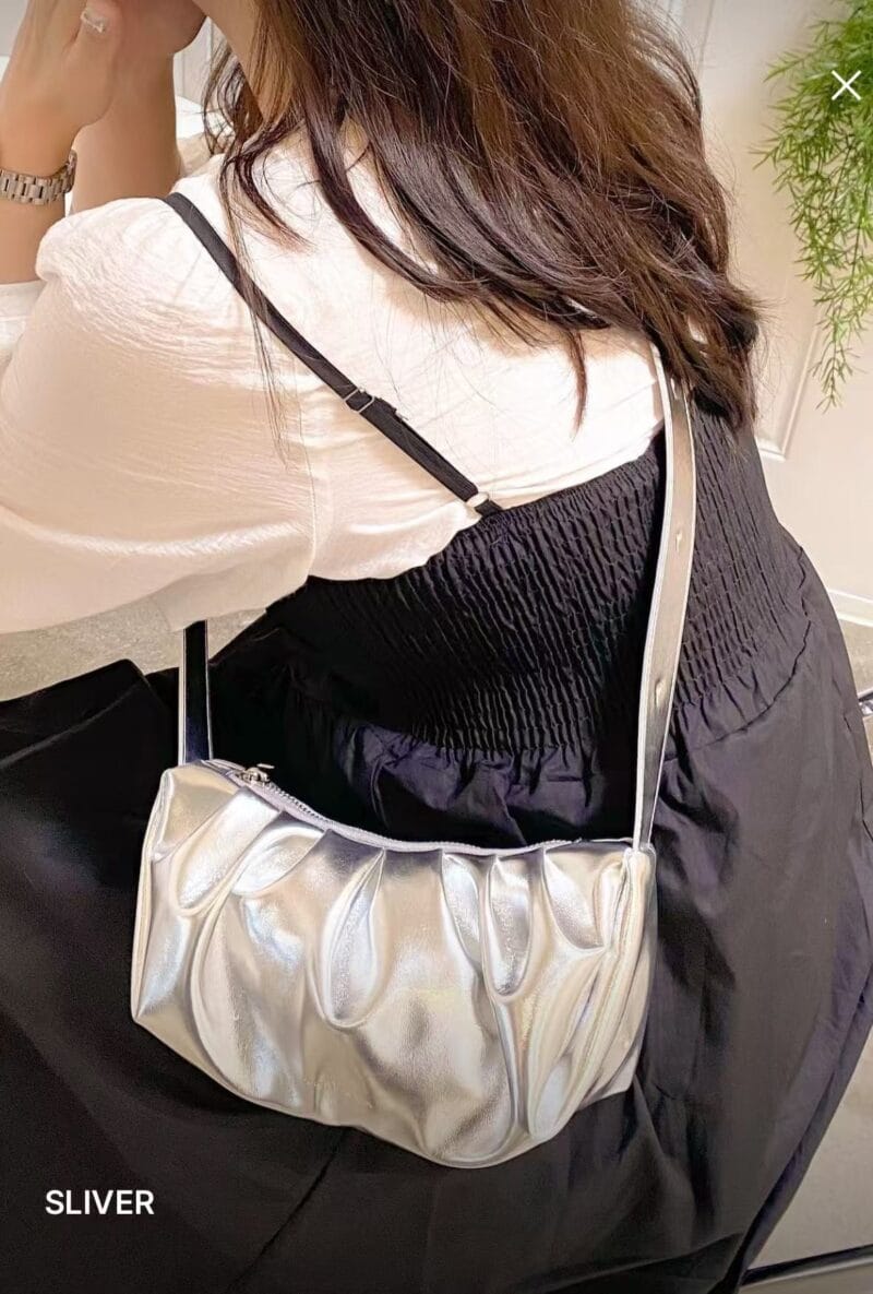 Alicemartha 韩国ins超火的云朵银色包包