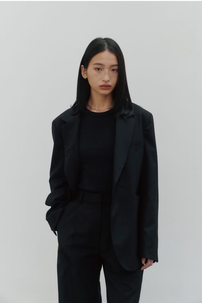 Noirer 很显高级的薄款含羊毛50% 西装