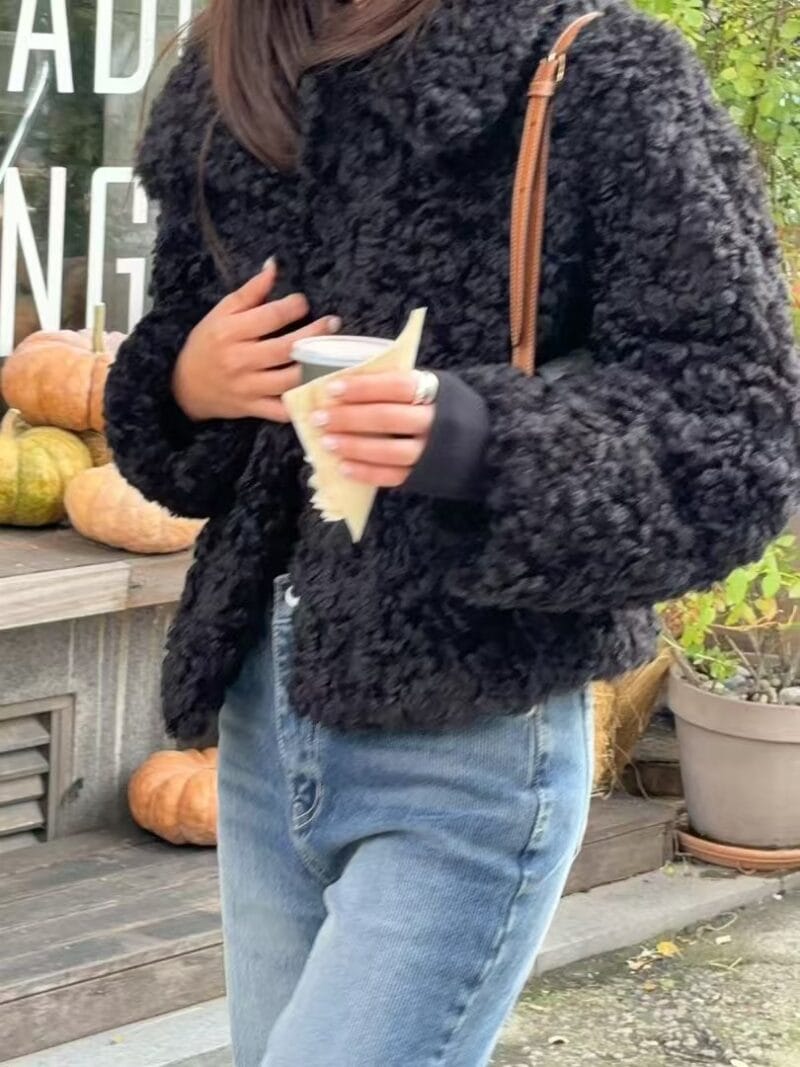 完全不会显臃肿的泰迪毛 毛毛超软 巨显瘦的黑色