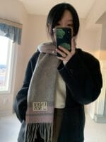 面料很好很扎实的黑色 短款大衣