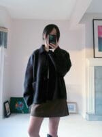 面料很好很扎实的黑色 短款大衣