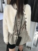 女神感～ 超美的短款毛毛白色小开衫