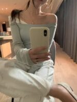 独特剪裁的露肩拼色上衣 超级显廋 两色