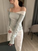 独特剪裁的露肩拼色上衣 超级显廋 两色