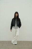 超级酷的工装裤 小腿处褶皱设计非常的显腿长