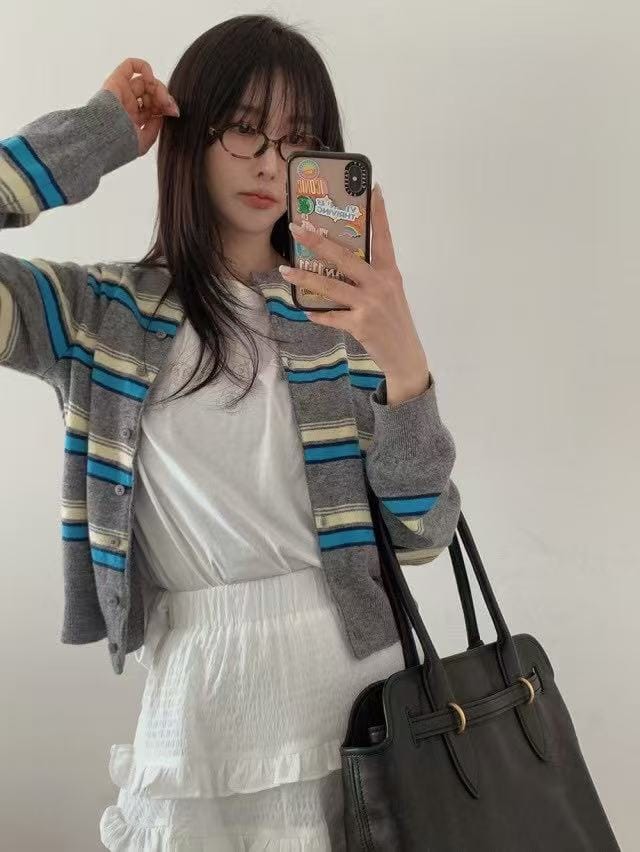 韩国唯一一次现象级大爆款的衣服 撞色毛衣开衫