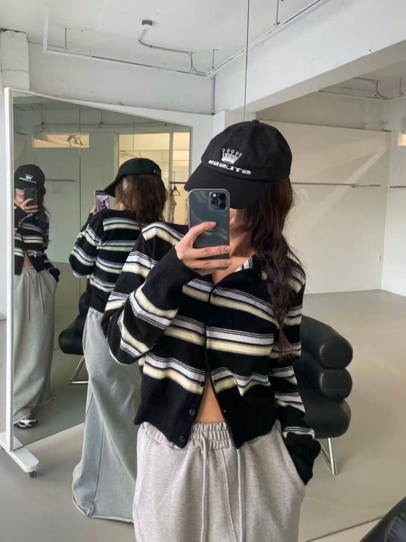 韩国唯一一次现象级大爆款的衣服 撞色毛衣开衫