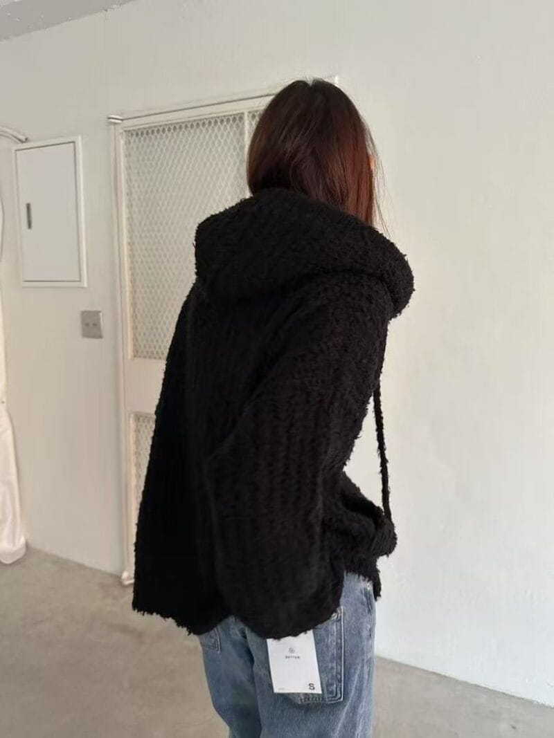 慵懒感满分 很有个性的黑色外套羊毛55%