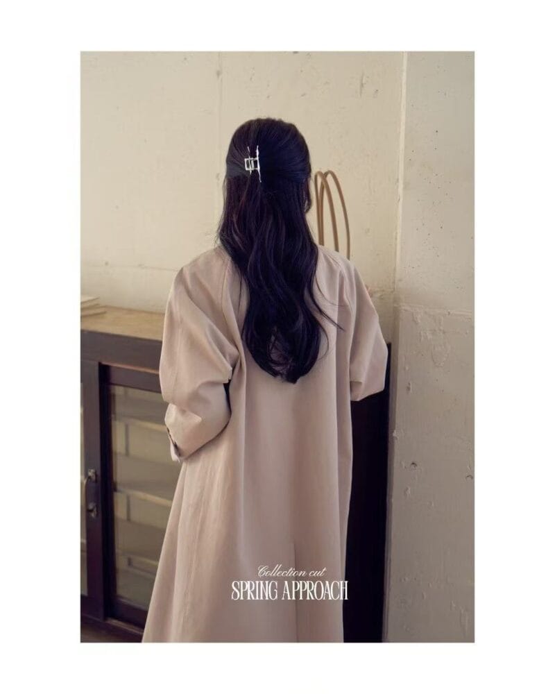 温柔气质的藕粉色风衣 是颜色很特别的风衣美爆了