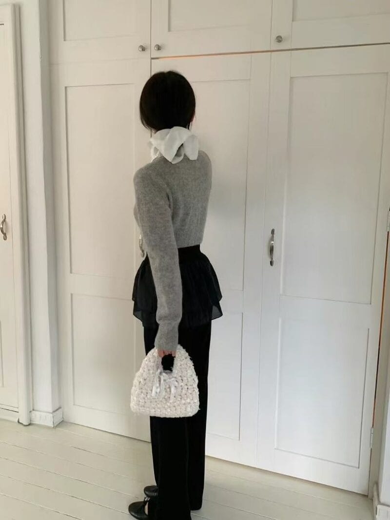 可爱俏皮的蕾丝肩带双层网纱叠穿