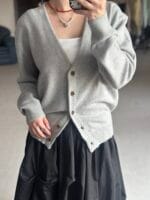 糯唧唧软乎乎的春季羊毛开衫 深V巨显瘦