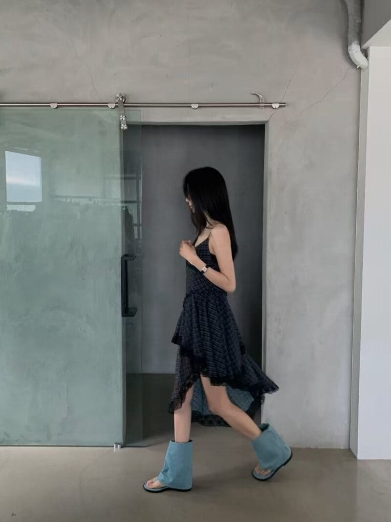韩国网红爆款 不规则格子蕾丝裙子