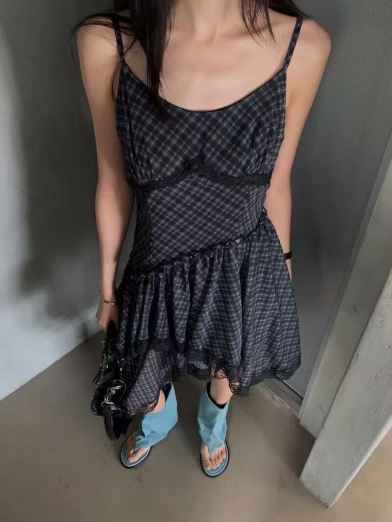 韩国网红爆款 不规则格子蕾丝裙子