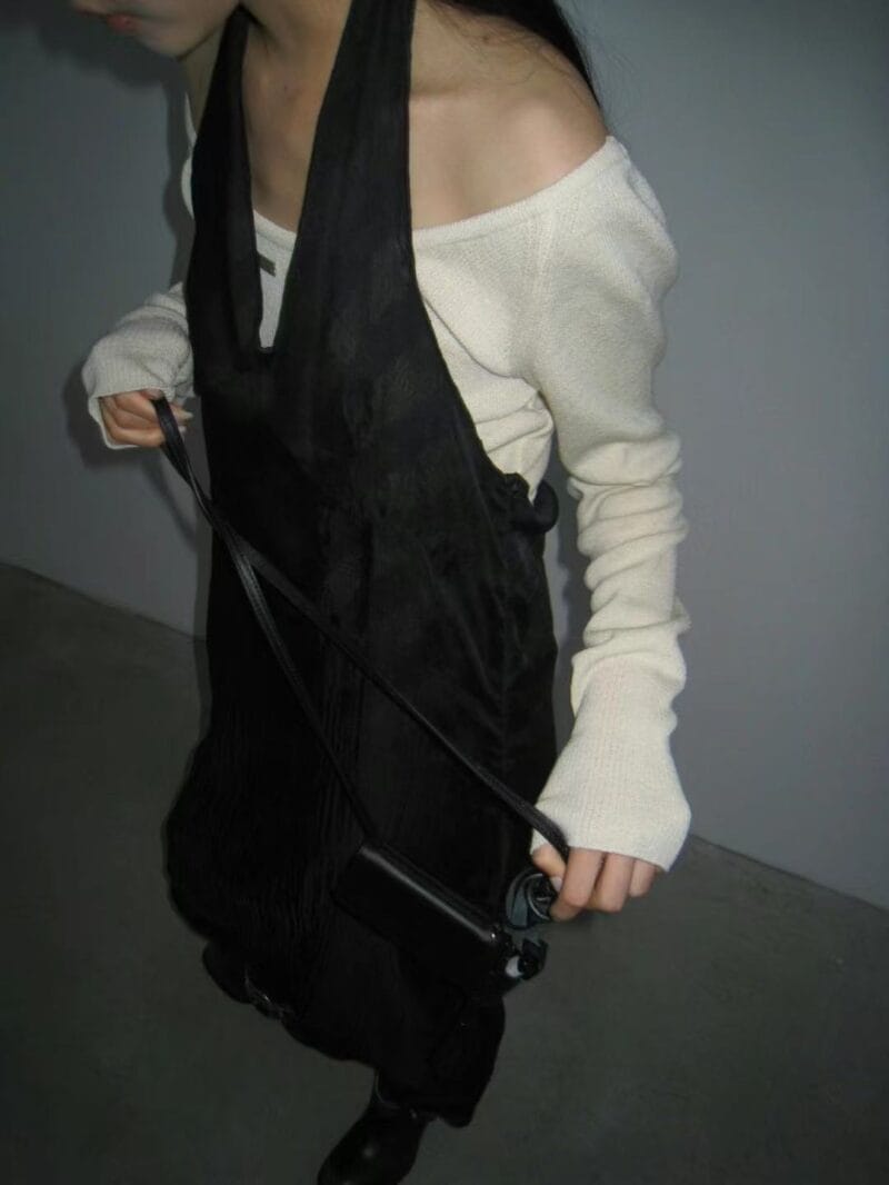 叠穿之神 居然会有这么酷的挂脖连衣裙