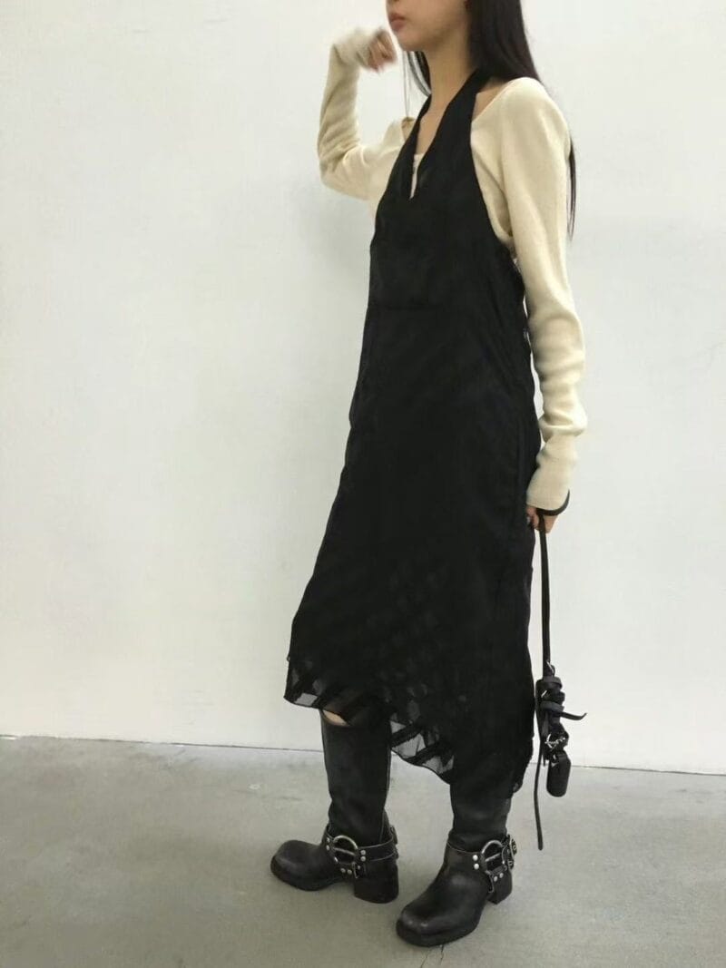 叠穿之神 居然会有这么酷的挂脖连衣裙