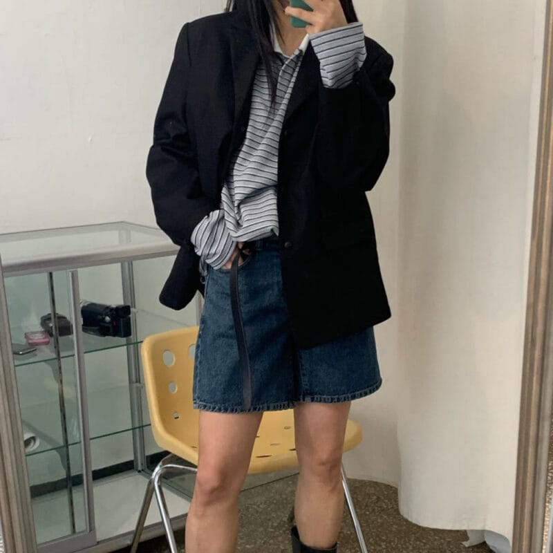 很有早春氛围感的条纹Polo 很多韩国网红上身哟