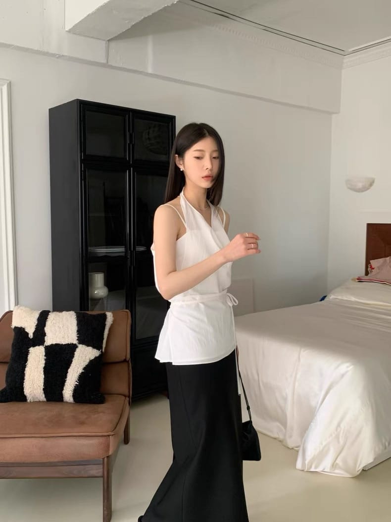 清冷感荡领挂脖两件套 特别的仙 两色