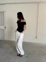 穿上一秒瘦两圈 纸片人即视感的露肩上衣