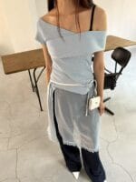 穿上一秒瘦两圈 纸片人即视感的露肩上衣