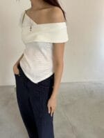 穿上一秒瘦两圈 纸片人即视感的露肩上衣