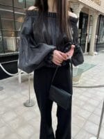 灯笼袖千褶边气质露肩小上衣