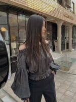 灯笼袖千褶边气质露肩小上衣