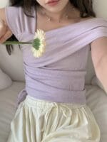 好温柔的香芋紫 露肩上衣