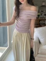 好温柔的香芋紫 露肩上衣